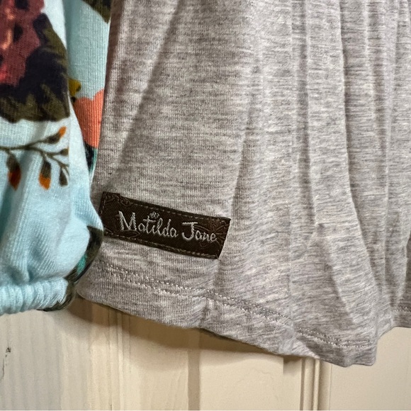 Matilda Jane Women's S Gray Wonderment Fancy and Flouncy Balloon Sleeves Top - Picture 3 of 4